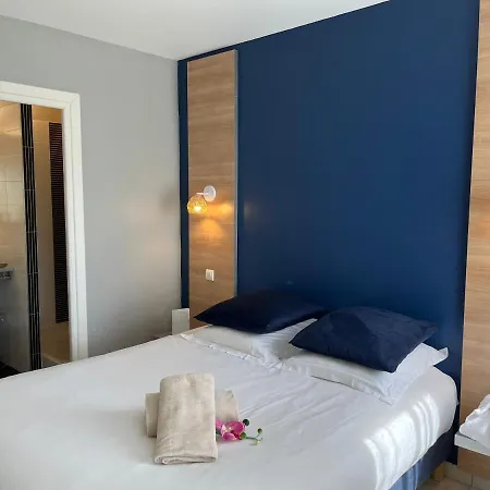 Hoteliere Natureva & Ξενοδοχείο με διαμερίσματα 4*