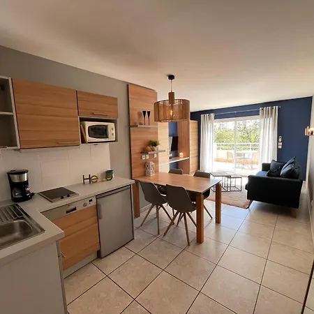 Ξενοδοχείο με διαμερίσματα Hoteliere Natureva & 4*