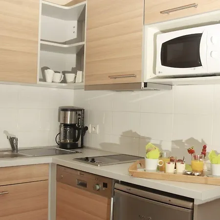 Ξενοδοχείο με διαμερίσματα Hoteliere Natureva & 4*