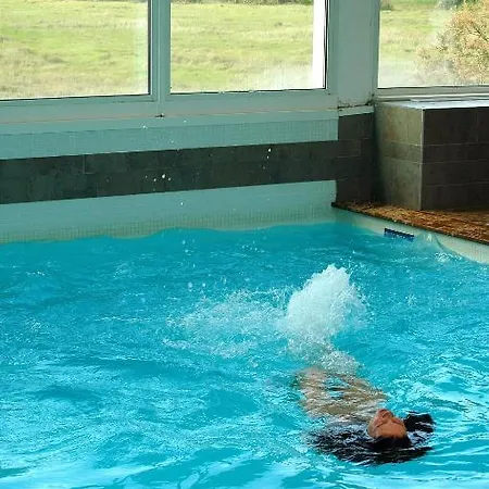 Hoteliere Natureva & מלון דירות 4*