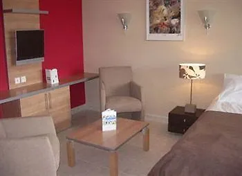 Hoteliere Natureva & מלון דירות אגדה