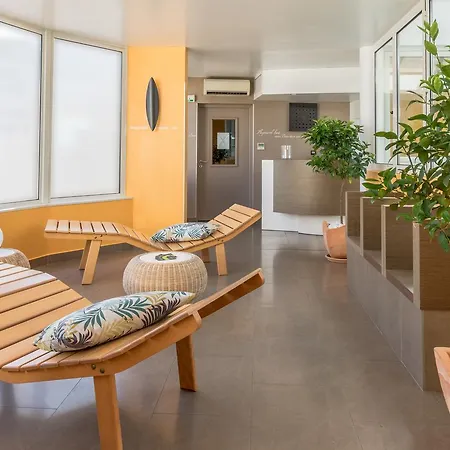Hoteliere Natureva & מלון דירות אגדה