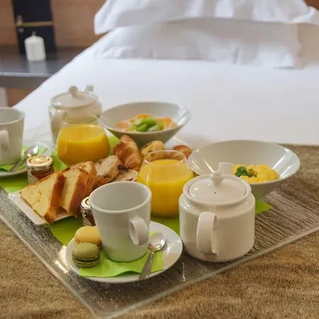 Hoteliere Natureva & מלון דירות אגדה