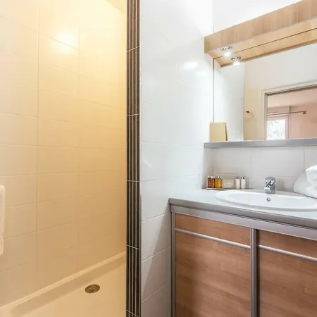 Hoteliere Natureva & Ξενοδοχείο με διαμερίσματα 4*