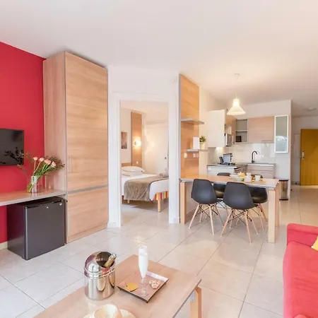 Hoteliere Natureva & אגדה