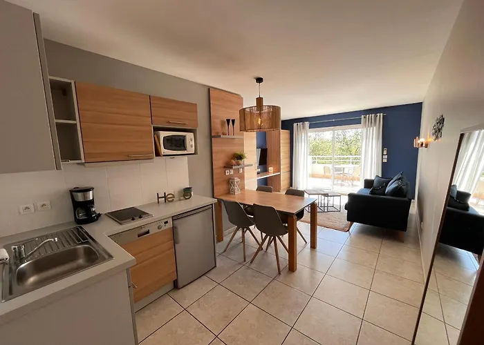 Aparthotel Résidence Hôtelière Natureva&spa 4*